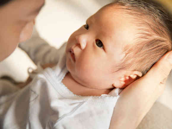 5原则4步骤 学会帮新生儿洗澡