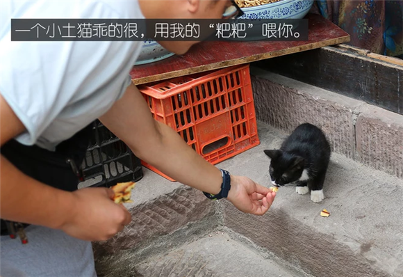 成都一日古镇吃货游记，看三个男人一台车有啥不一样