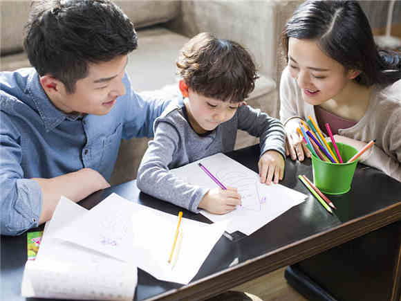 鸣不平！谁说学历低教不好孩子